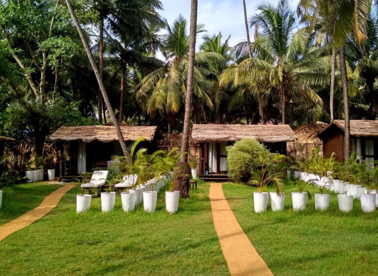 Mamagoa Resort Morjim Exterior photo