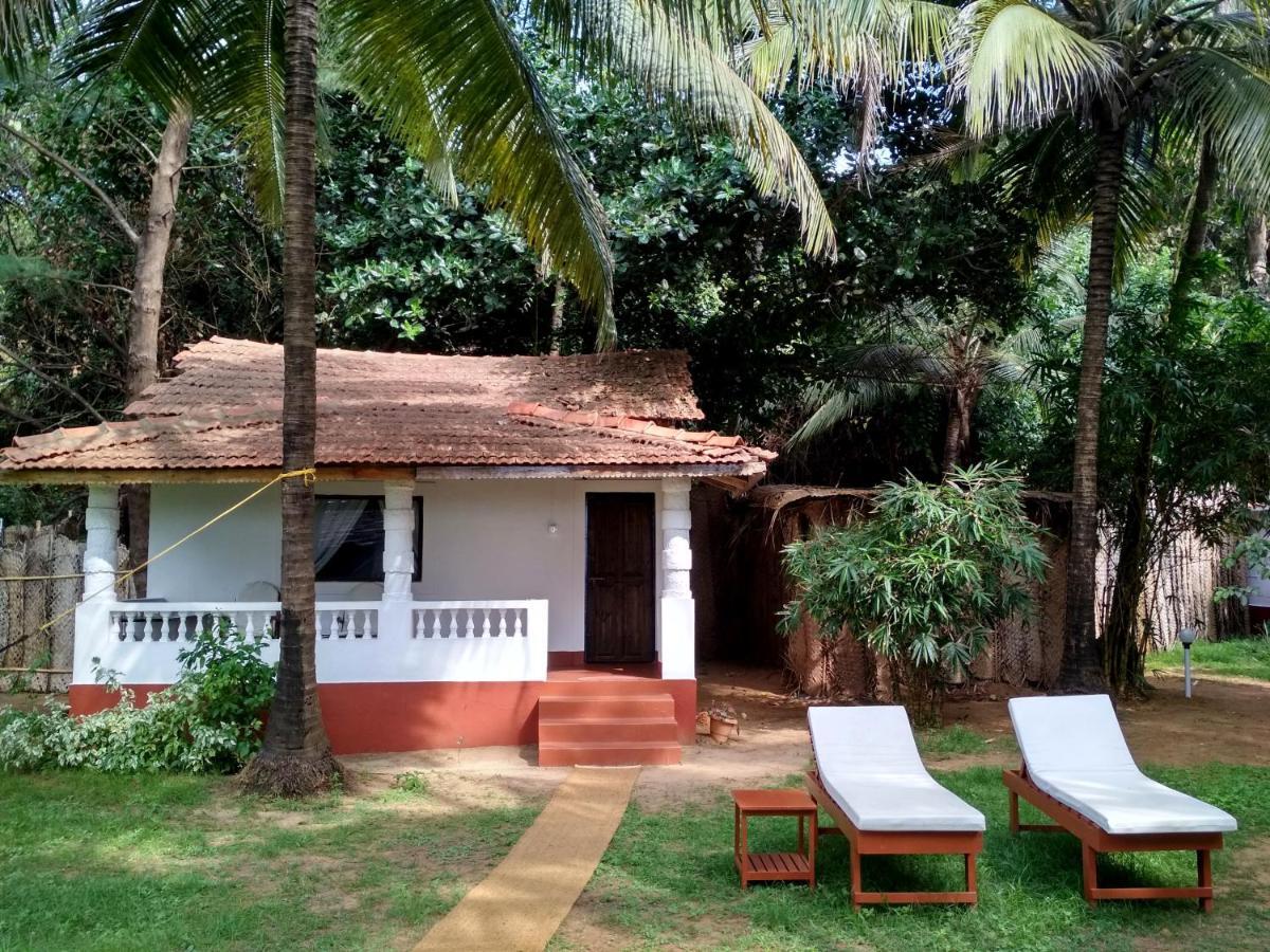 Mamagoa Resort Morjim Exterior photo
